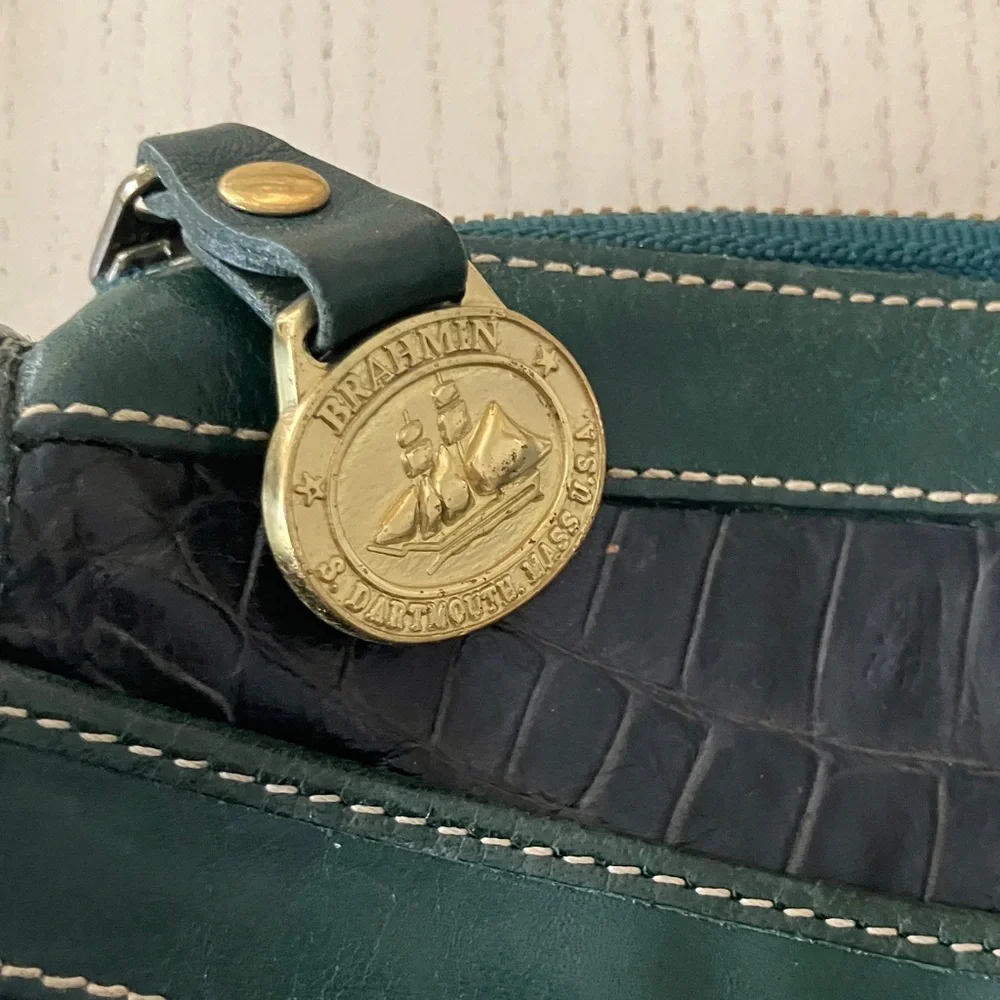 Brahmin Green Croc-Embossed Leather Crossbody Bag with Thin Shoulder Strap